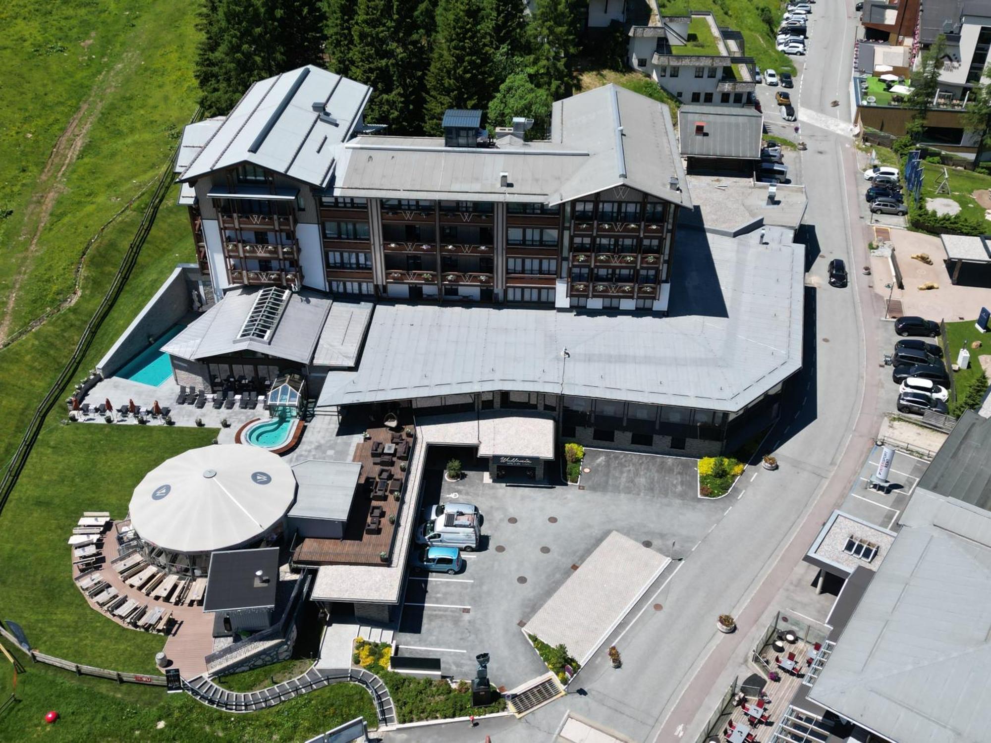 Hotel Wulfenia 4S - Adults Only Sonnenalpe Nassfeld Exterior photo